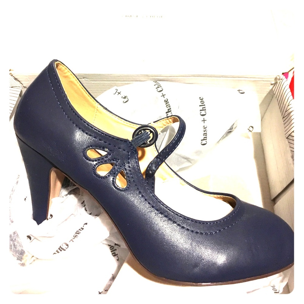 NEW Vintage Retro Round Toe Pumps